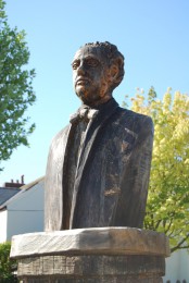 Statue of Dylan Thomas